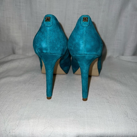 Teal Suede Ivanka Trump Heels - Picture 3 of 3